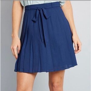 Modcloth Pleated Skirt 6 EUC